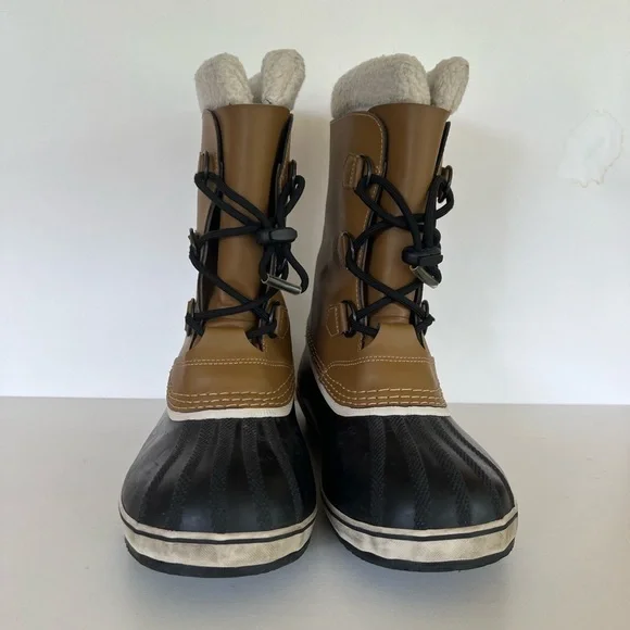 Sorel Youth Caribou Leather Winter Boots in "Buff" Black and Tan , size 7 - Picture 3 of 10